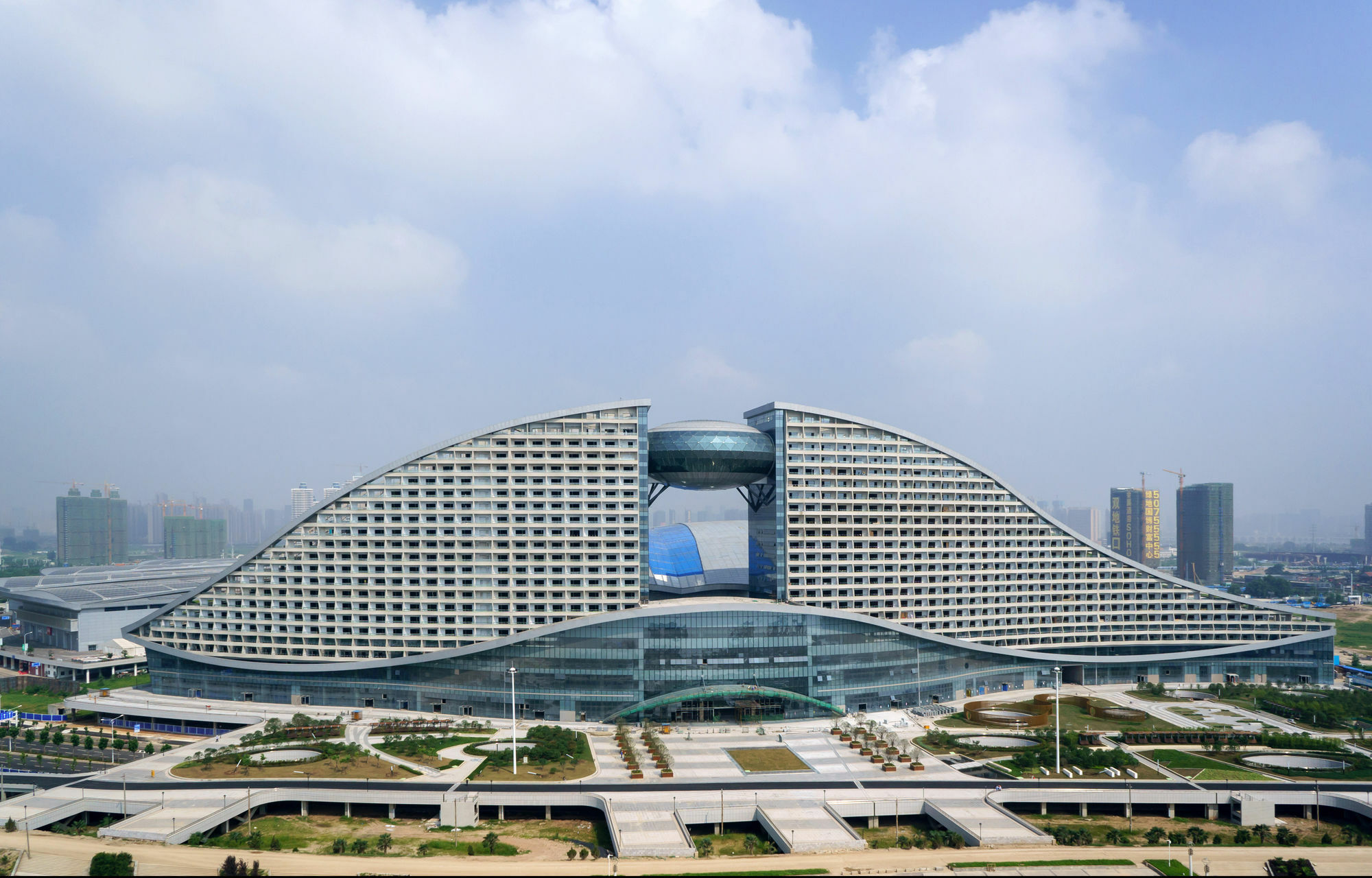 Intercontinental Wuhan By Ihg - Yangtze River View מראה חיצוני תמונה